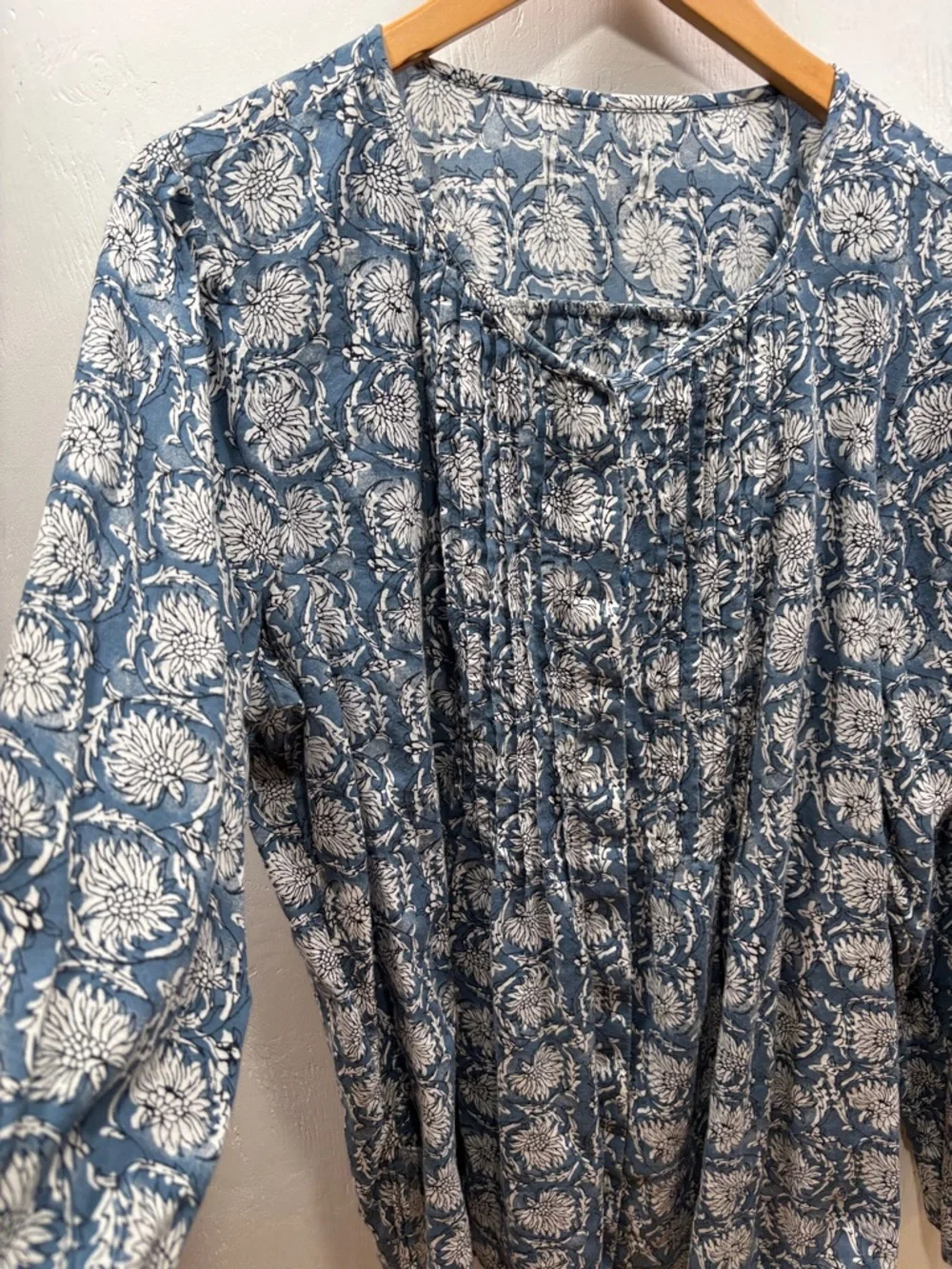 Boutique Peasant Style Boho Blue Floral Print Long-Sleeve Relaxed Fit Top XL - Picture 3 of 6